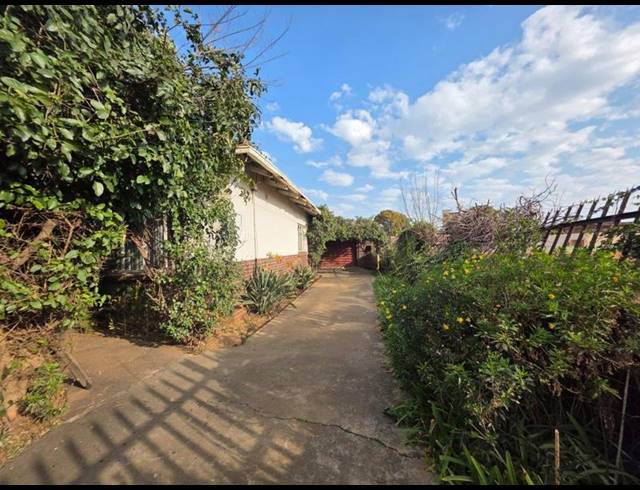 3 BEDROOM HOUSE FOR SALE IN KEMPTON PARK EXT 02